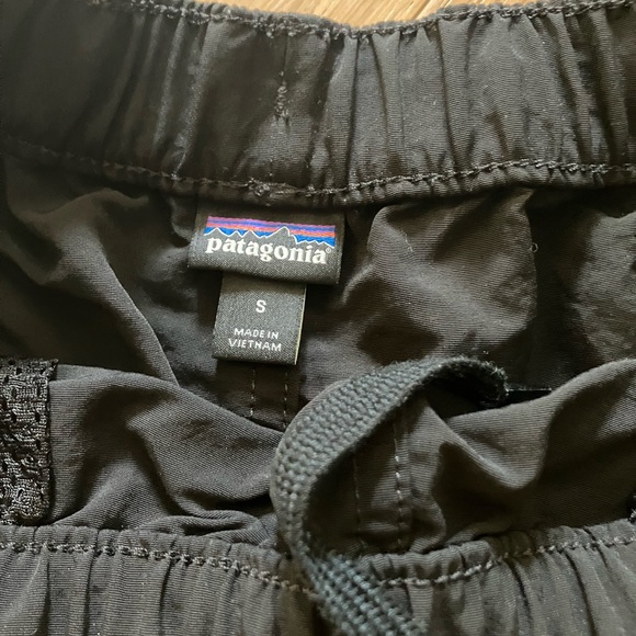 Patagonia Baggies Black Women's Shorts - Picture 2 of 5